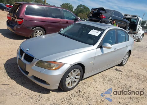 2007 BMW 328Xi z USA, uszkodzony, nr VIN WBAVC93577K033386